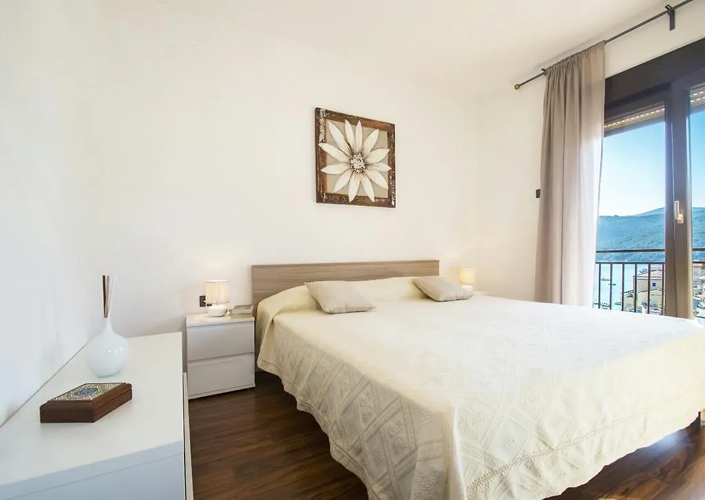 Apartment Mariano Rabac 0*,