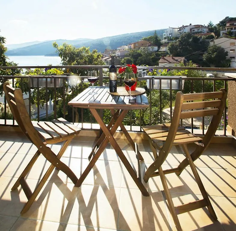 Apartment Mariano Rabac 0*,