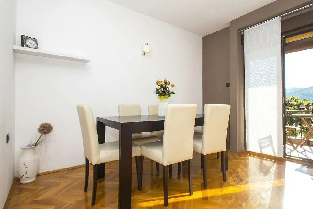 Apartment Mariano 라벡